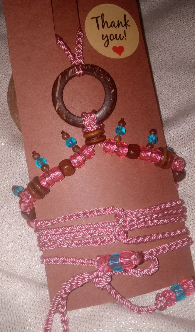 Sandalias de pies descalzos hechas a mano (par) rosa y azul-coco con madera de sándalo